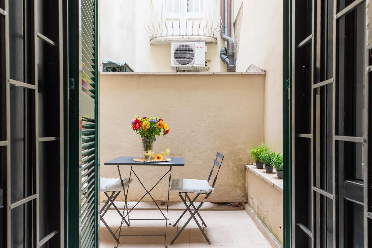 Apartment Iflat Charming Flat Close To Campo De' Fiori Rome